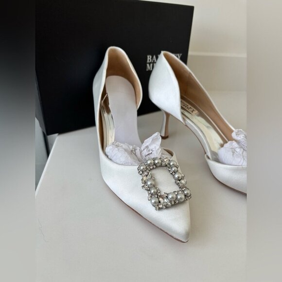 Badgley Mischka White Fabia Kitten Heel with Crystal Buckle NWT - Picture 5 of 10
